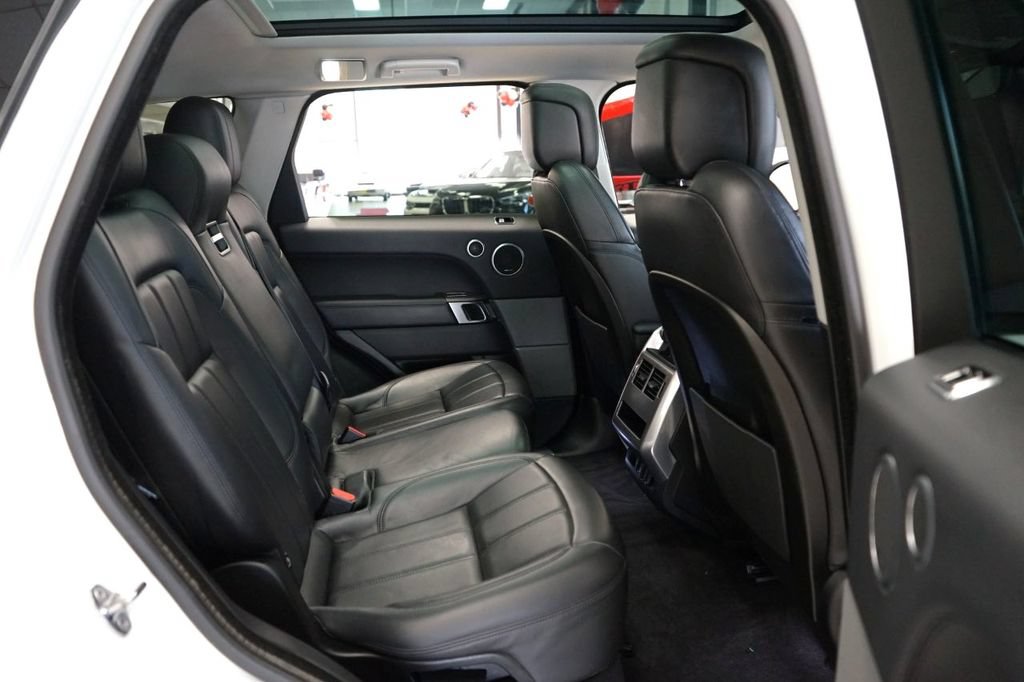 Used 2019 Land Rover Range Rover Sport HSE AWD/4WD image 15