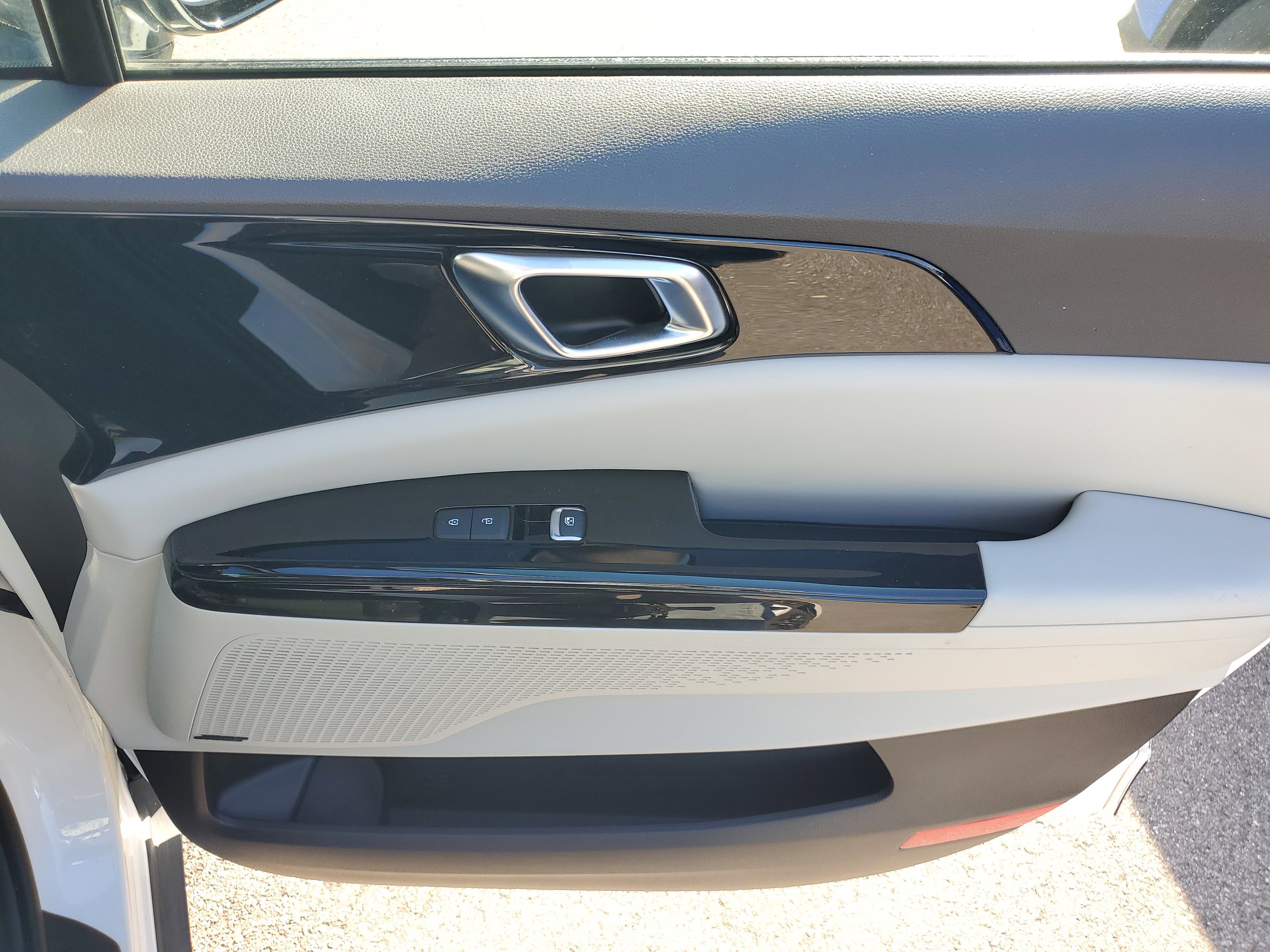 Used 2022 Kia Carnival SX Prestige image 10