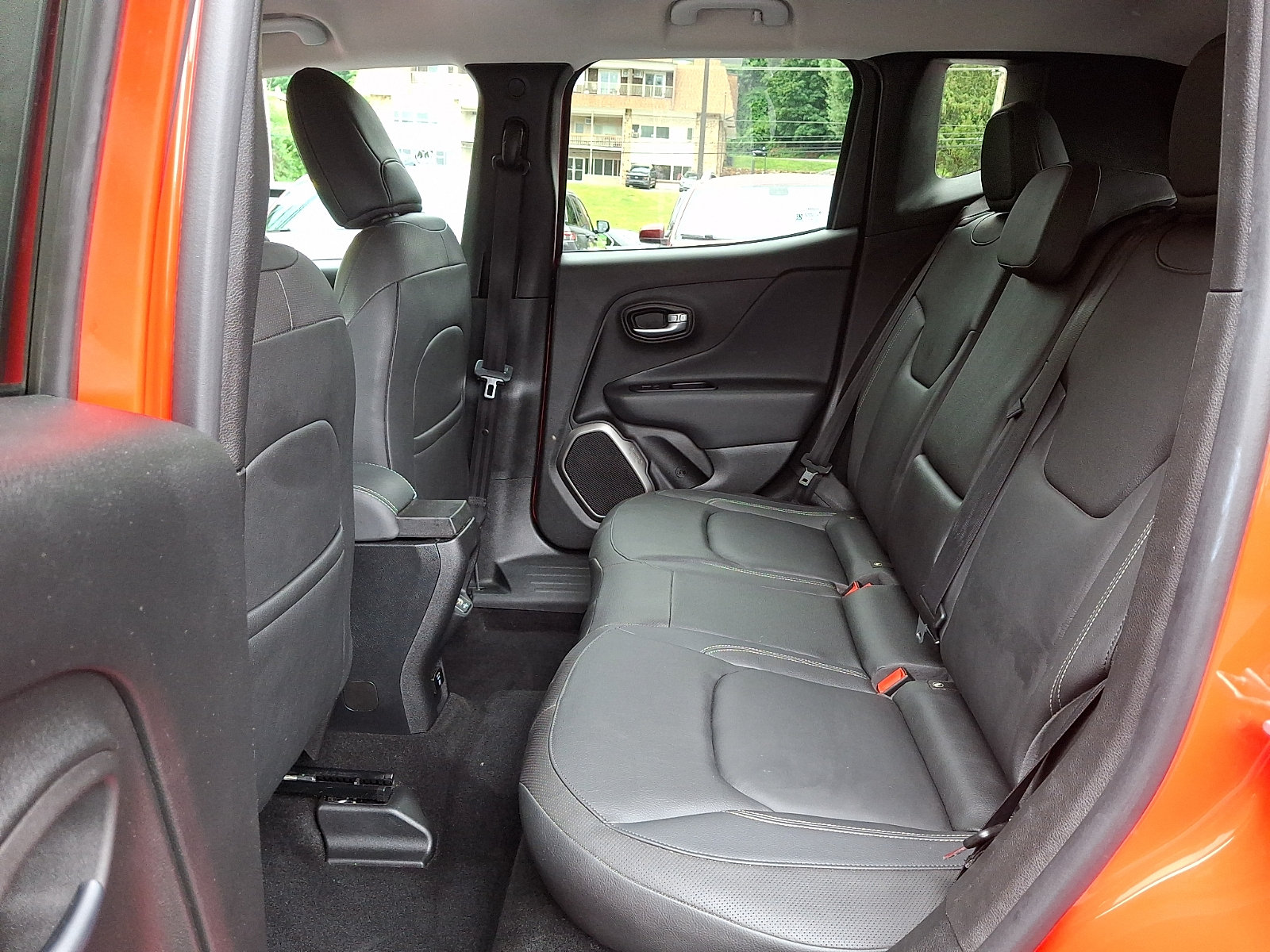 Certified 2019 Jeep Renegade Limited w/ UConnect 8.4 Nav Group AWD/4WD image 10