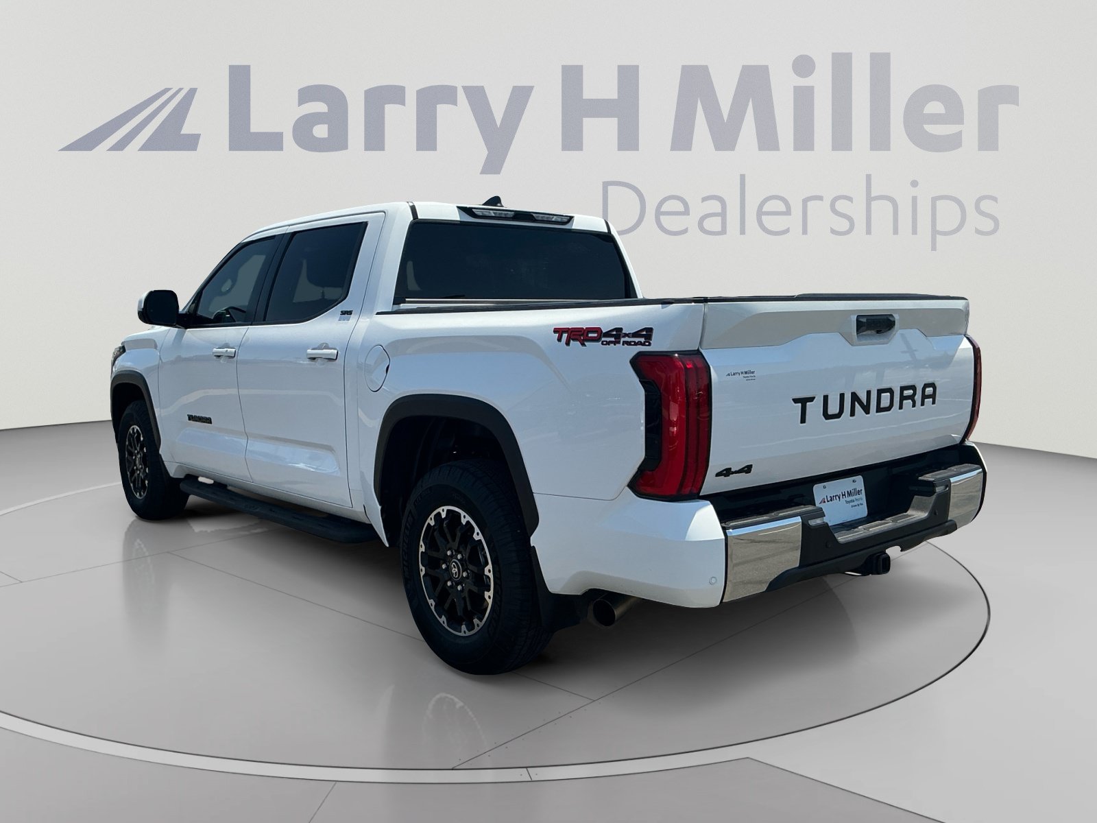 Certified 2025 Toyota Tundra SR5 w/ TRD Off-Road Package AWD/4WD image 3