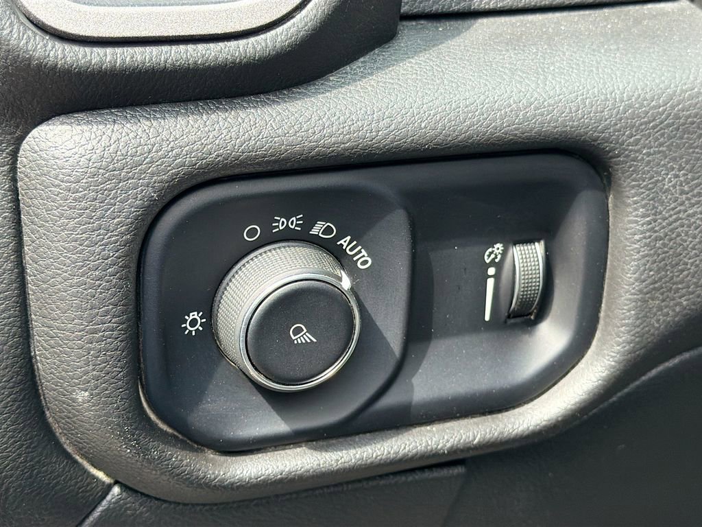 Used 2023 RAM 2500 Tradesman w/ Chrome Appearance Group image 10