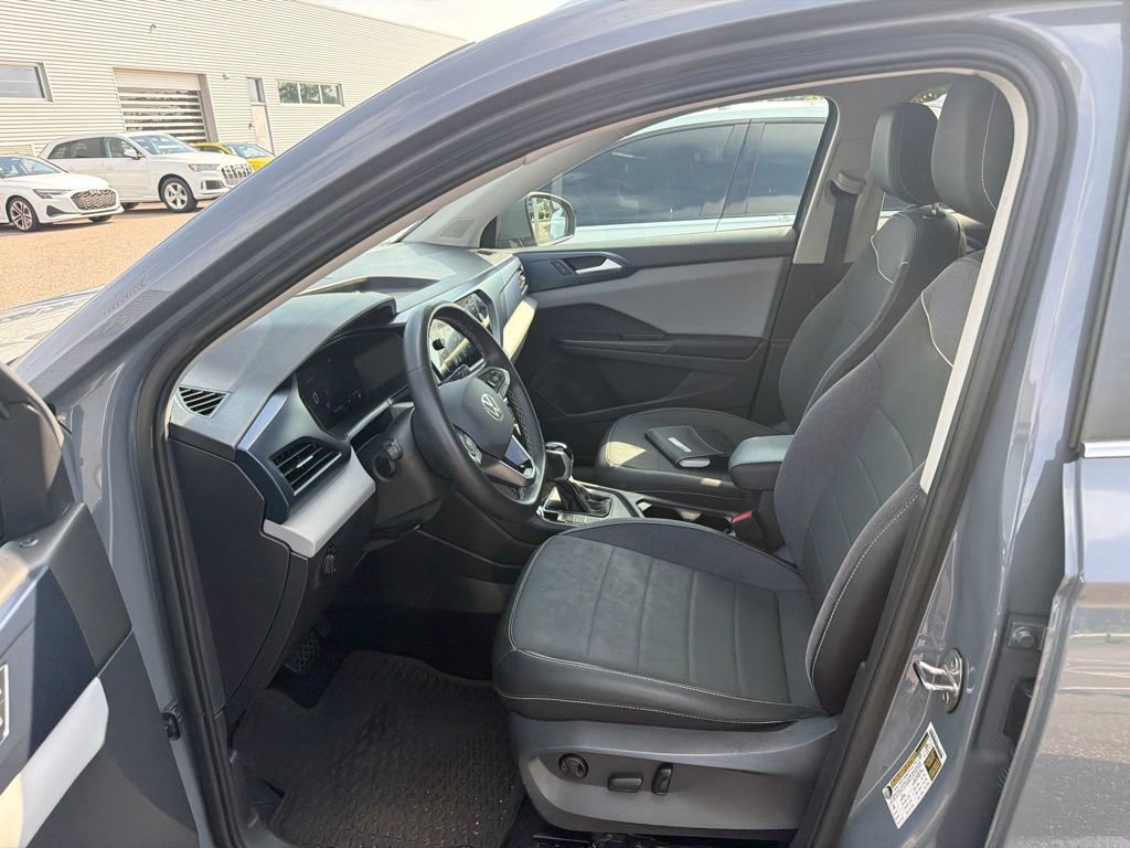 Used 2023 Volkswagen Taos SE FWD image 7