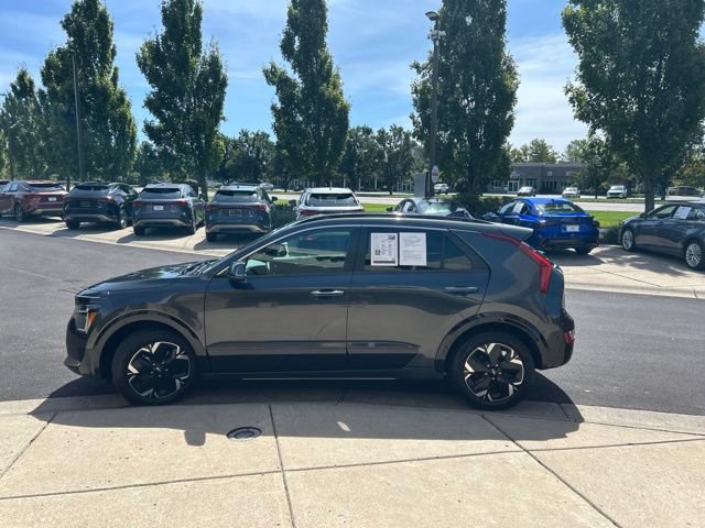Used 2023 Kia Niro Wave FWD image 4