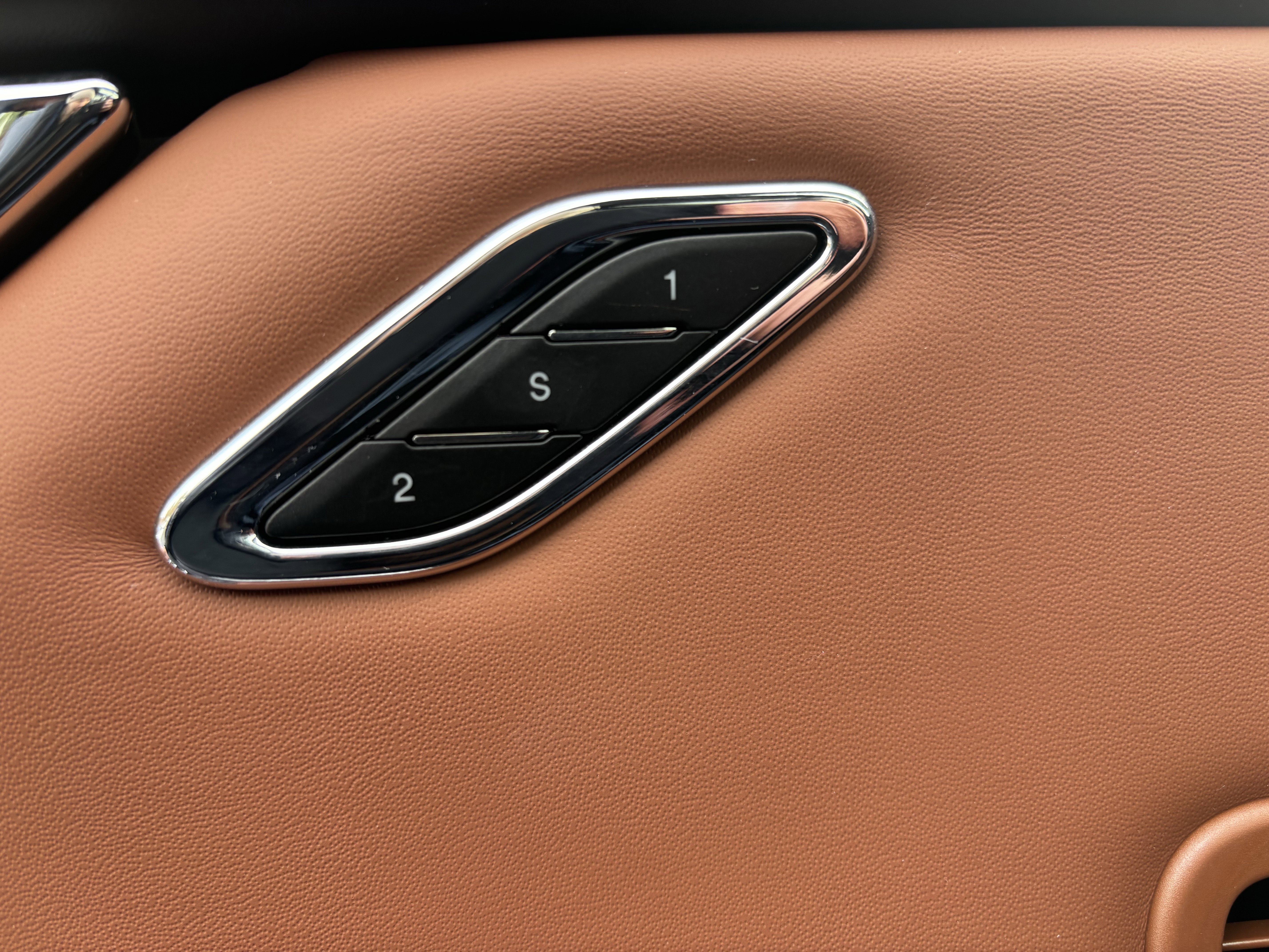 Used 2022 Maserati Quattroporte Modena Q4 image 26