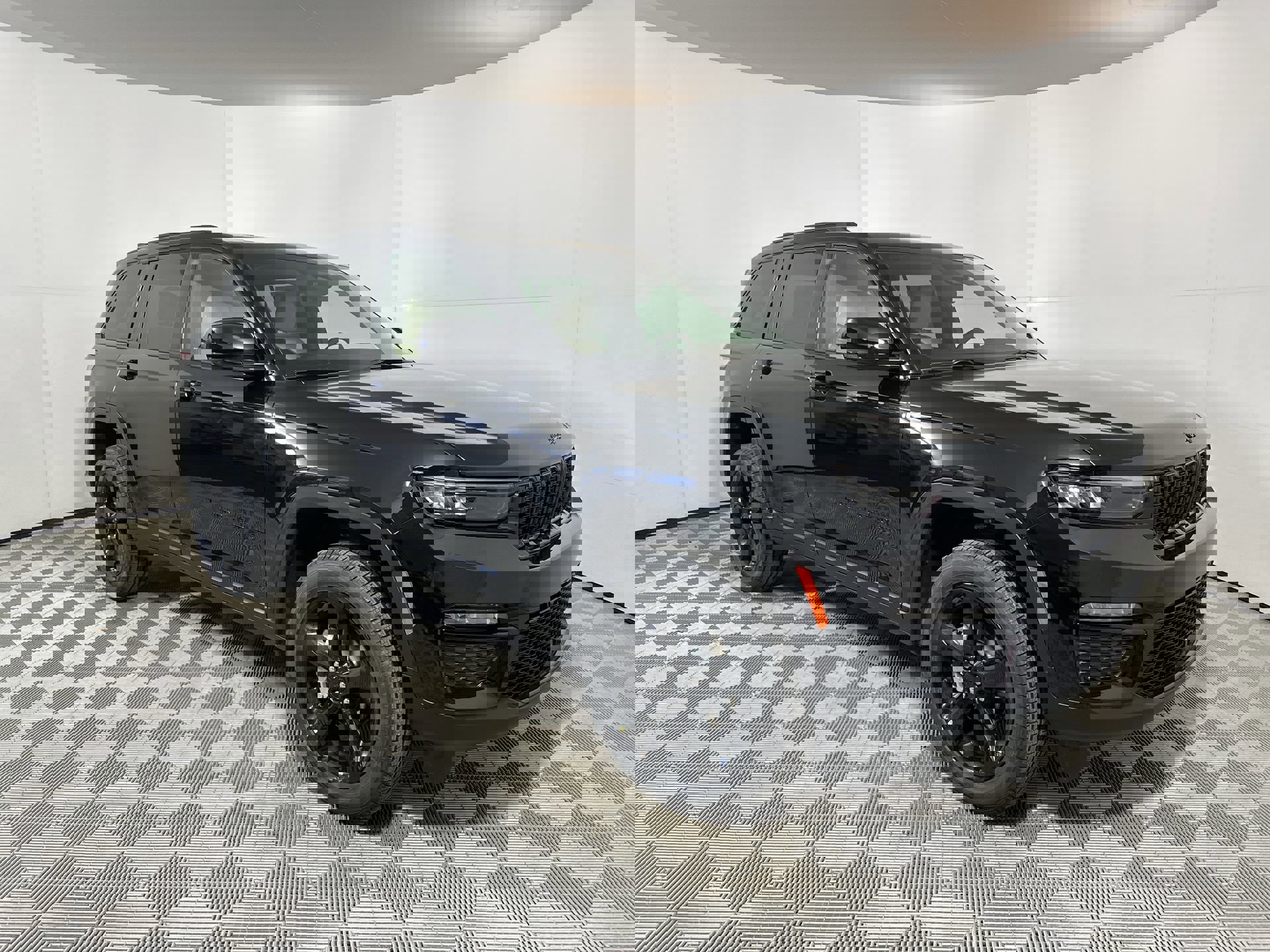 New 2025 Jeep Grand Cherokee Limited w/ Black Appearance Package image 2