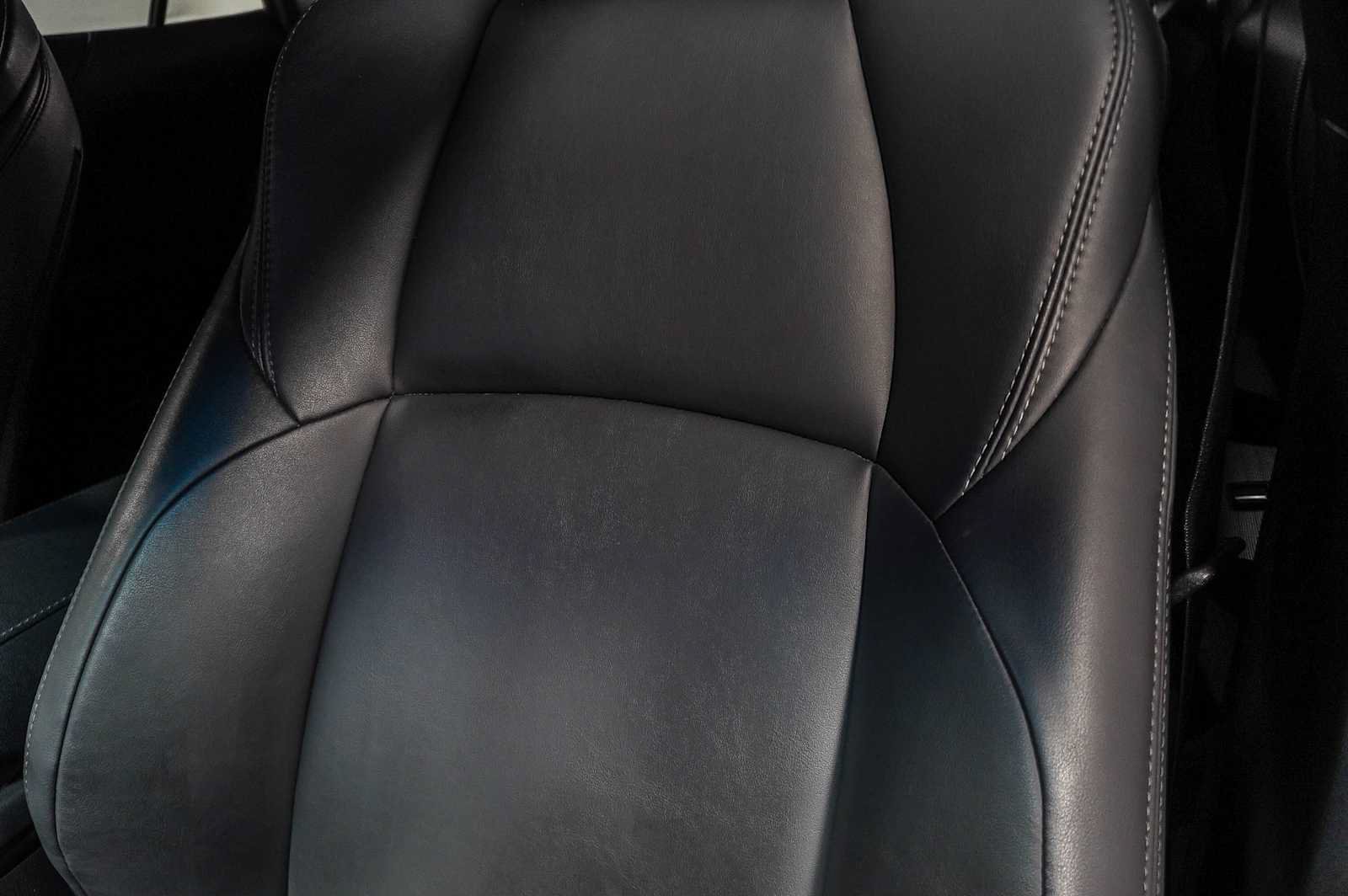 Certified 2023 Toyota Venza XLE AWD/4WD image 27