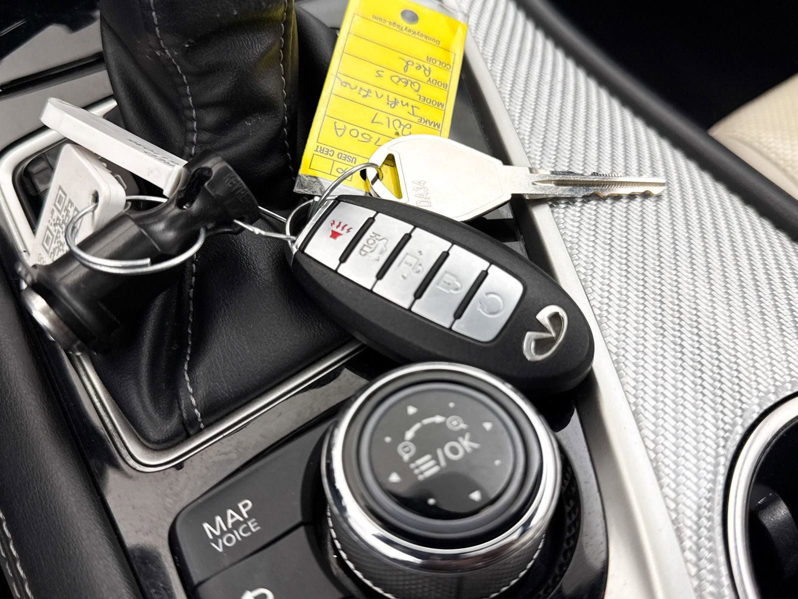 Used 2017 INFINITI Q60 Red Sport 400 RWD image 38