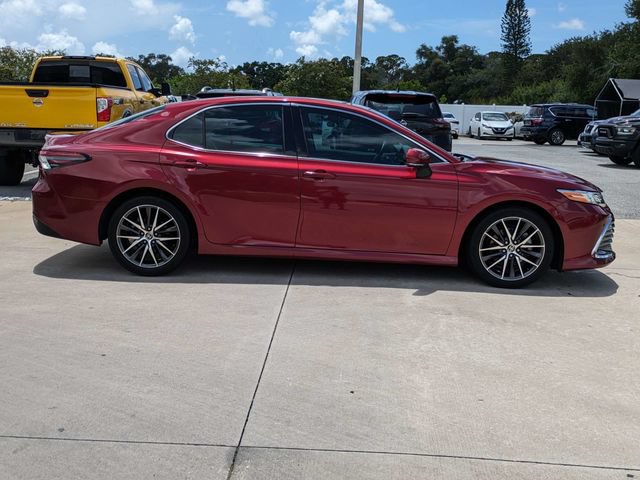 Used 2021 Toyota Camry XLE w/ Navigation Package FWD image 4