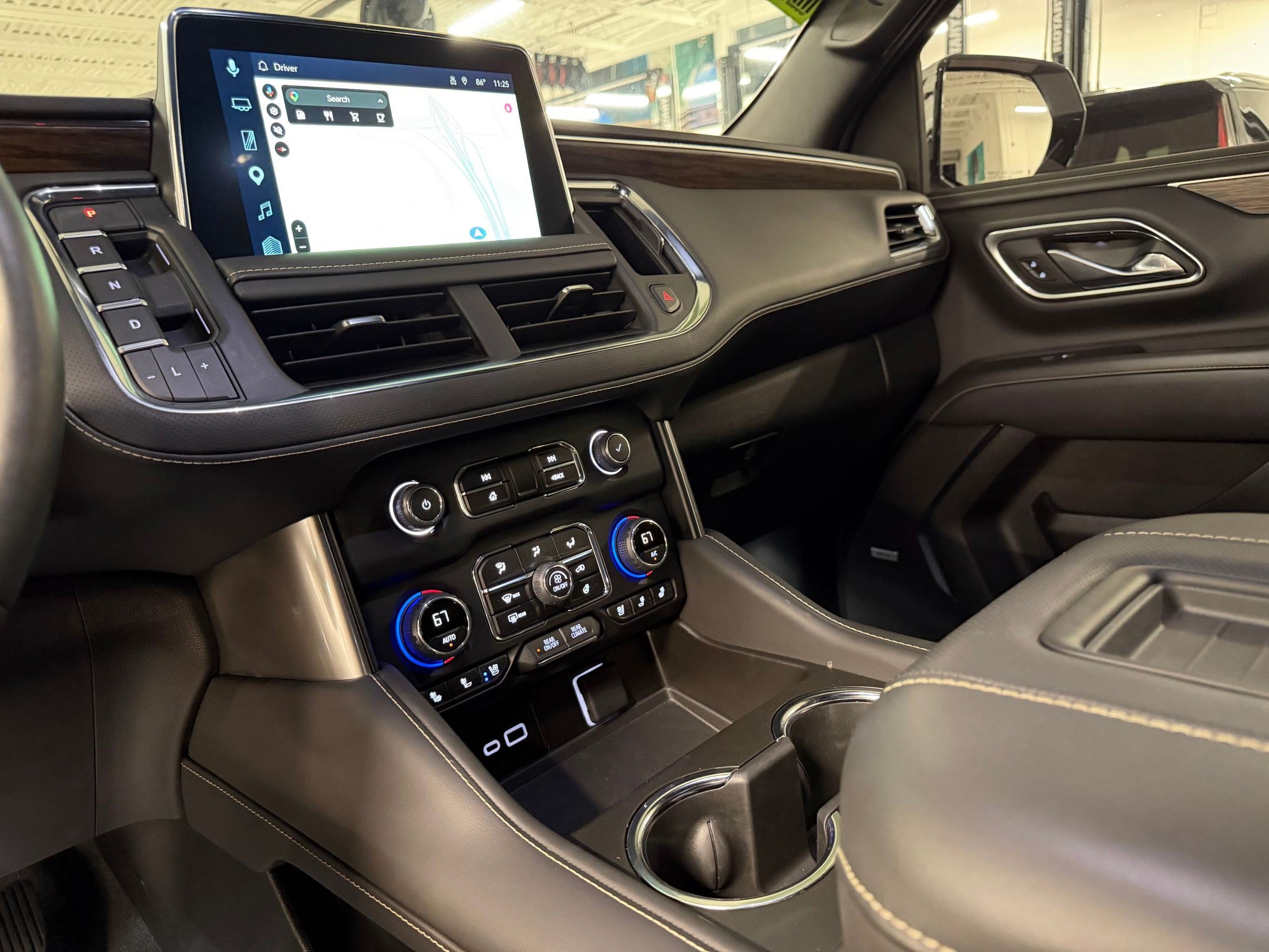 Used 2024 Chevrolet Tahoe Premier w/ Advanced Technology Package AWD/4WD image 19
