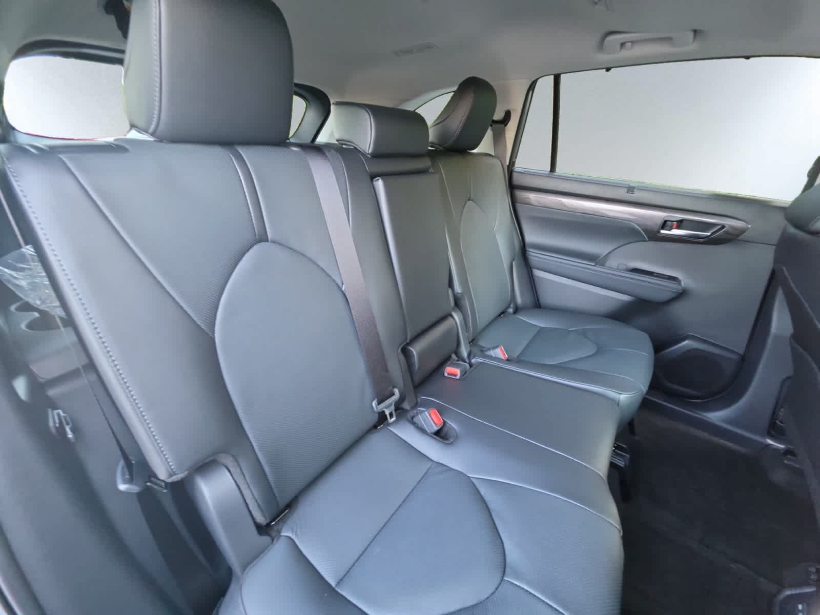 New 2026 Toyota Highlander Limited AWD/4WD image 18