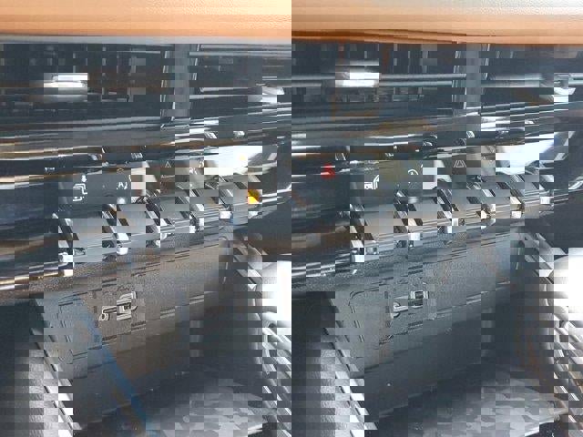 Used 2024 GMC Canyon AT4 image 26