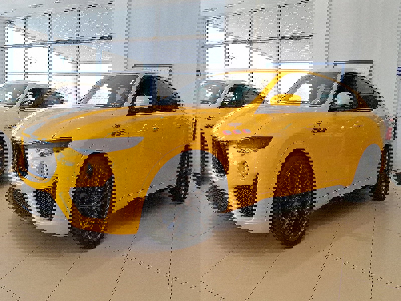 Used 2023 Maserati Levante Trofeo image 1