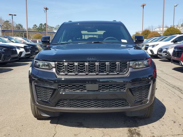 New 2026 Jeep Grand Cherokee Altitude AWD/4WD image 2