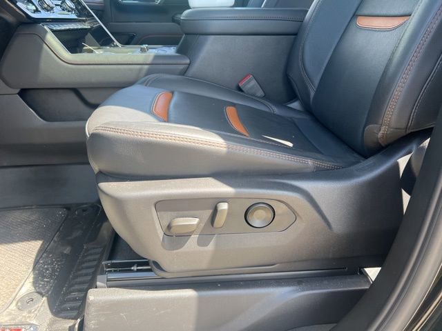 Used 2025 GMC Sierra 2500 AT4 w/ AT4 Premium Plus Package AWD/4WD image 13