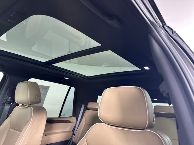 Used 2021 Chevrolet Tahoe Premier AWD/4WD image 12