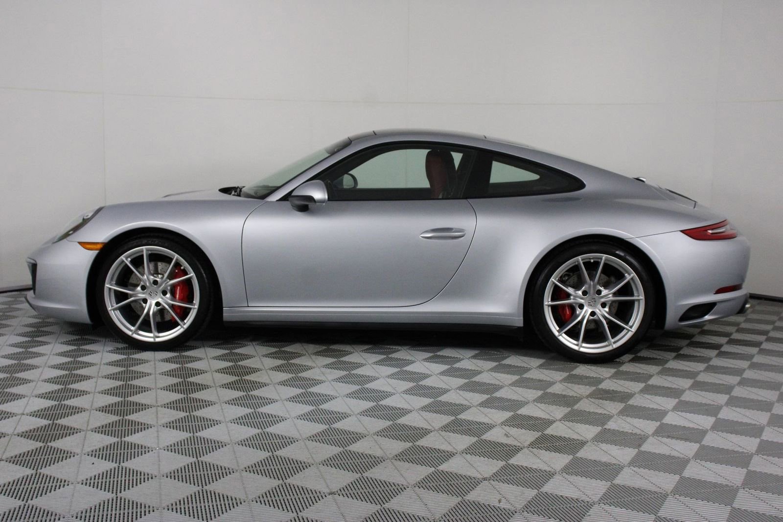 Certified 2018 Porsche 911 Carrera 4S image 2