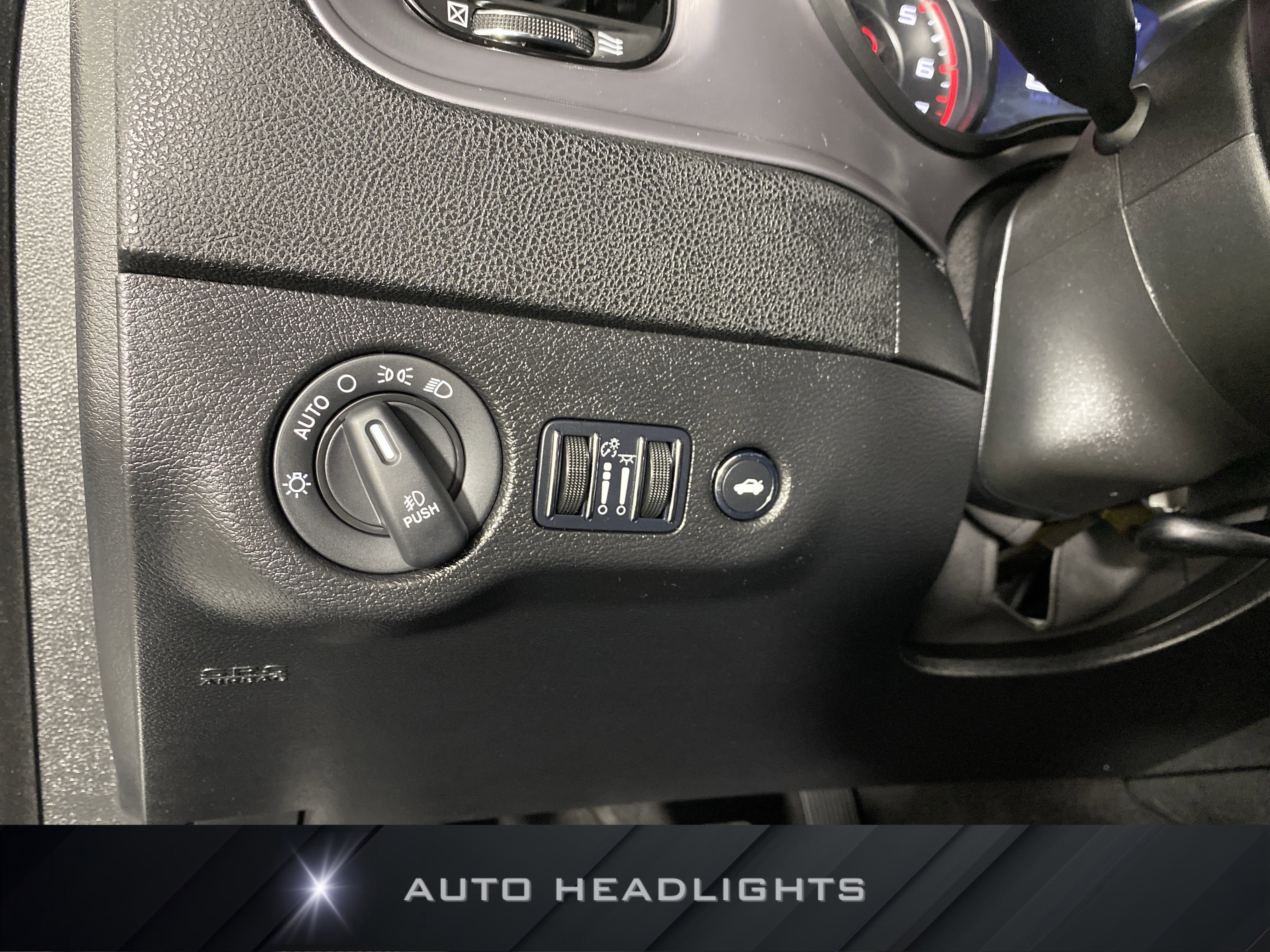 Used 2023 Dodge Charger SXT w/ Blacktop Package image 25