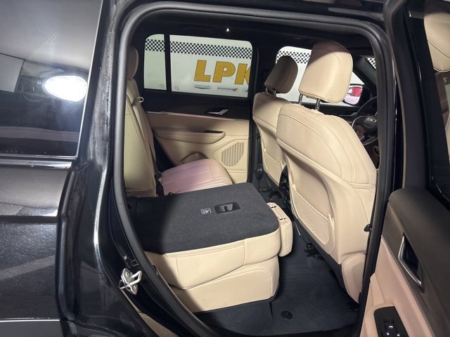 Used 2023 Jeep Grand Cherokee Limited image 32