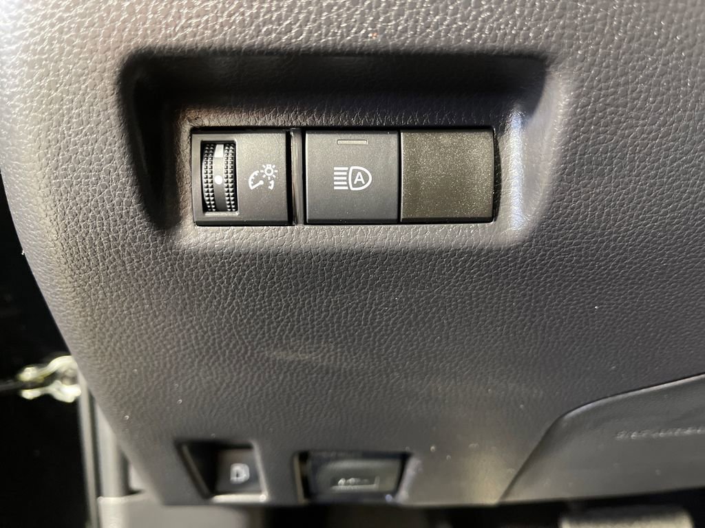 Certified 2025 Toyota RAV4 LE AWD/4WD image 30