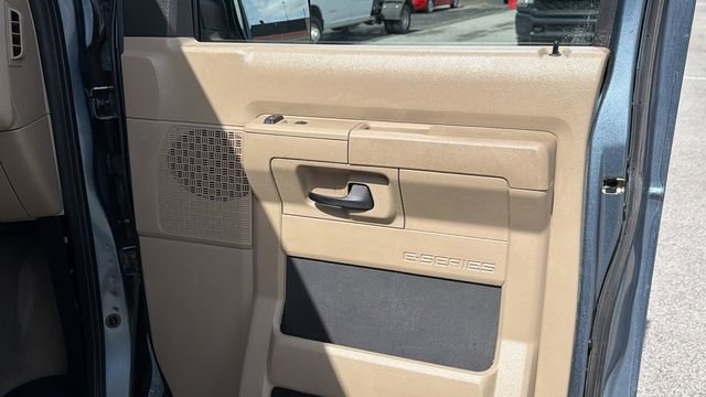 Used 2013 Ford E-150 and Econoline 150 XLT w/ XLT Premium Pkg image 28