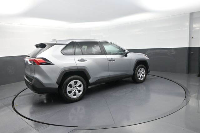 Used 2025 Toyota RAV4 LE AWD/4WD image 6