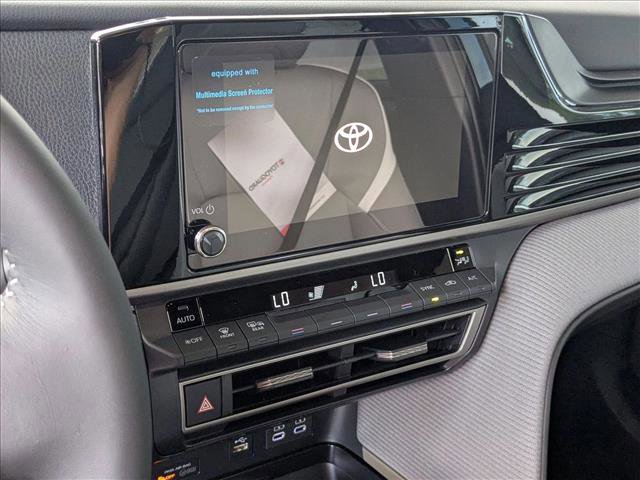 New 2025 Toyota Camry SE image 11