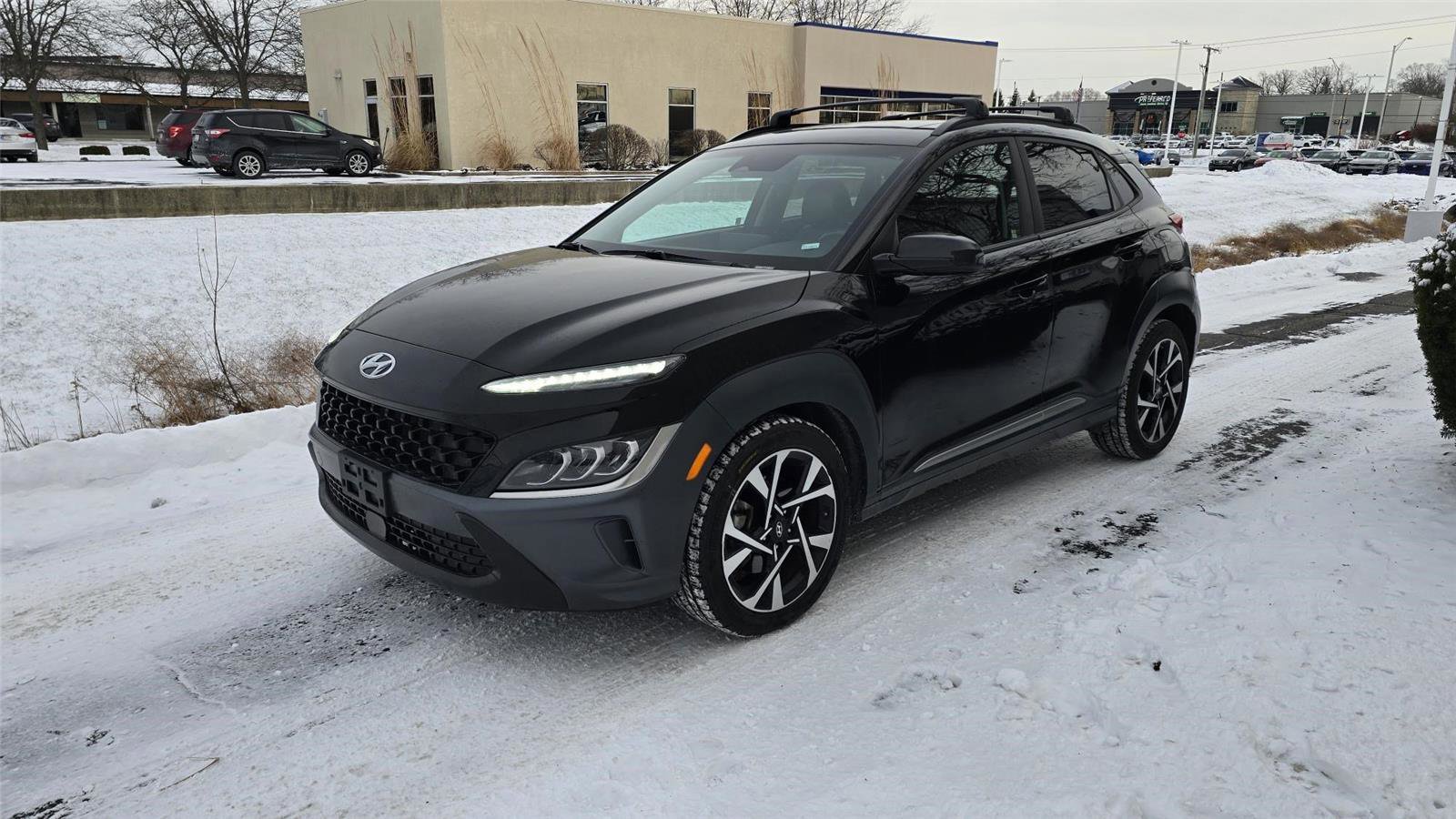 Used 2023 Hyundai Kona Limited image 3