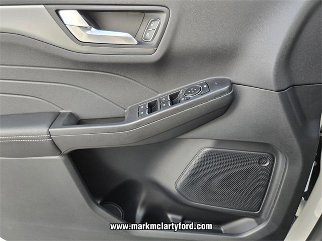New 2025 Ford Escape SE image 23