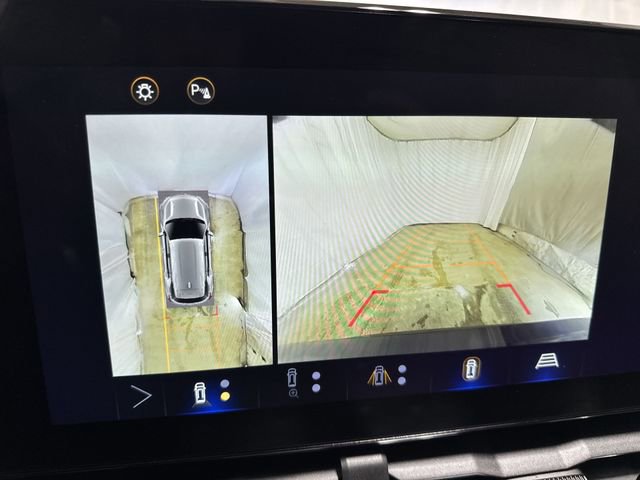 Used 2025 Chevrolet Equinox ACTIV w/ Safety and Technology Package image 19