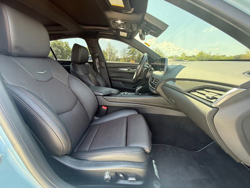 Certified 2025 Cadillac CT5 V w/ Technology Package AWD/4WD image 33