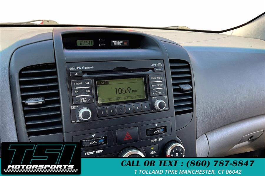 Used 2014 Kia Sedona LX image 21