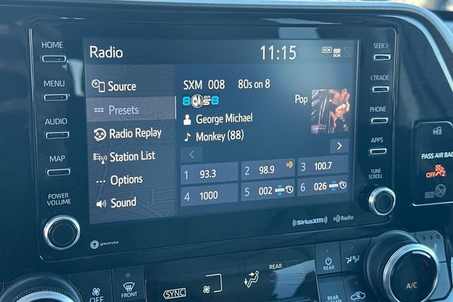 Certified 2021 Toyota Highlander XLE image 28