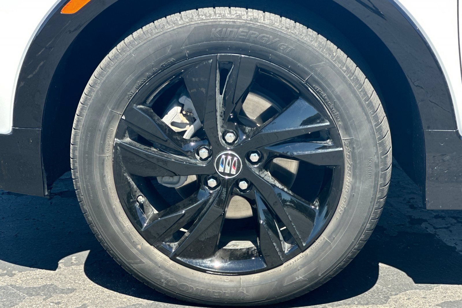 Used 2024 Buick Encore GX Sport Touring FWD image 41