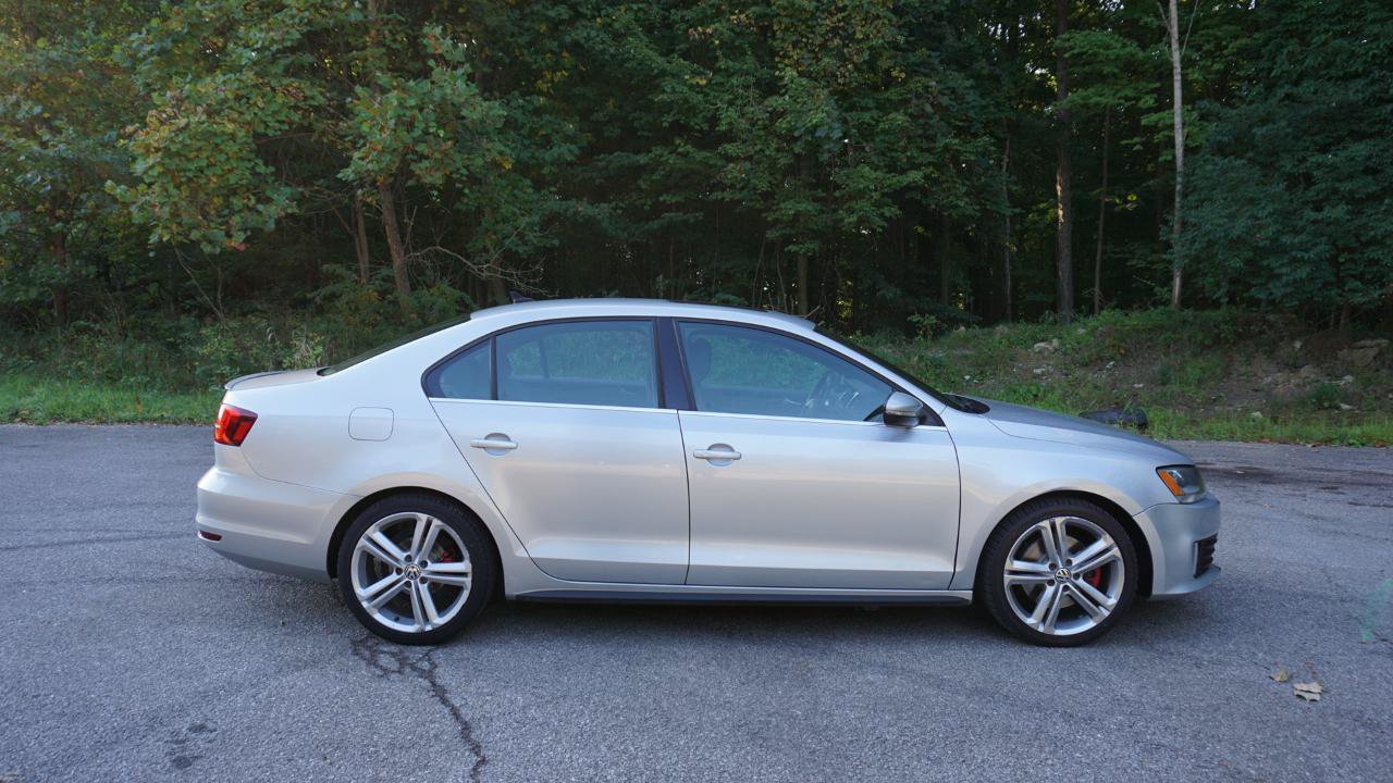 Used 2015 Volkswagen Jetta GLI SE FWD image 6