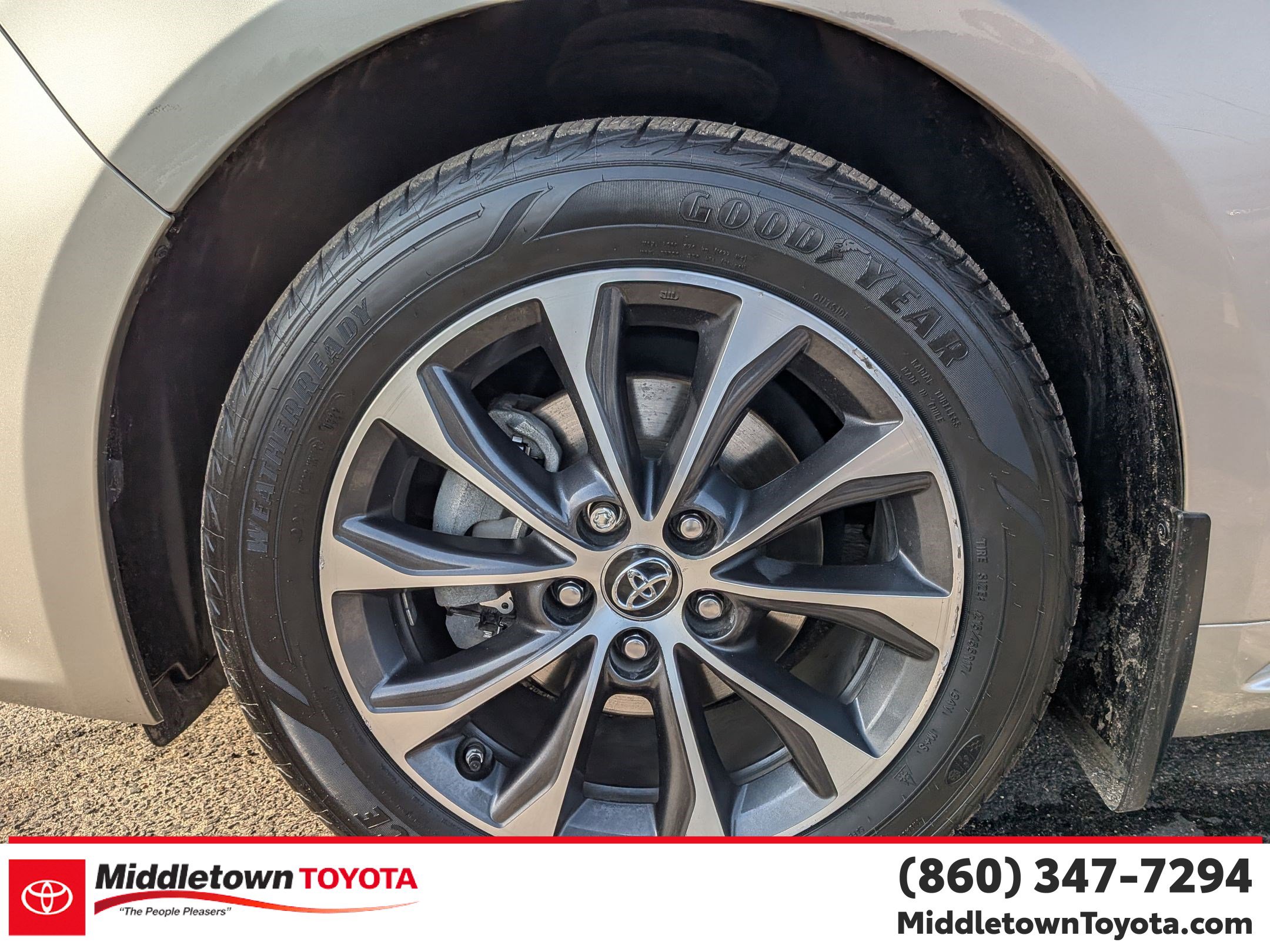 Certified 2017 Toyota Avalon XLE Premium image 9