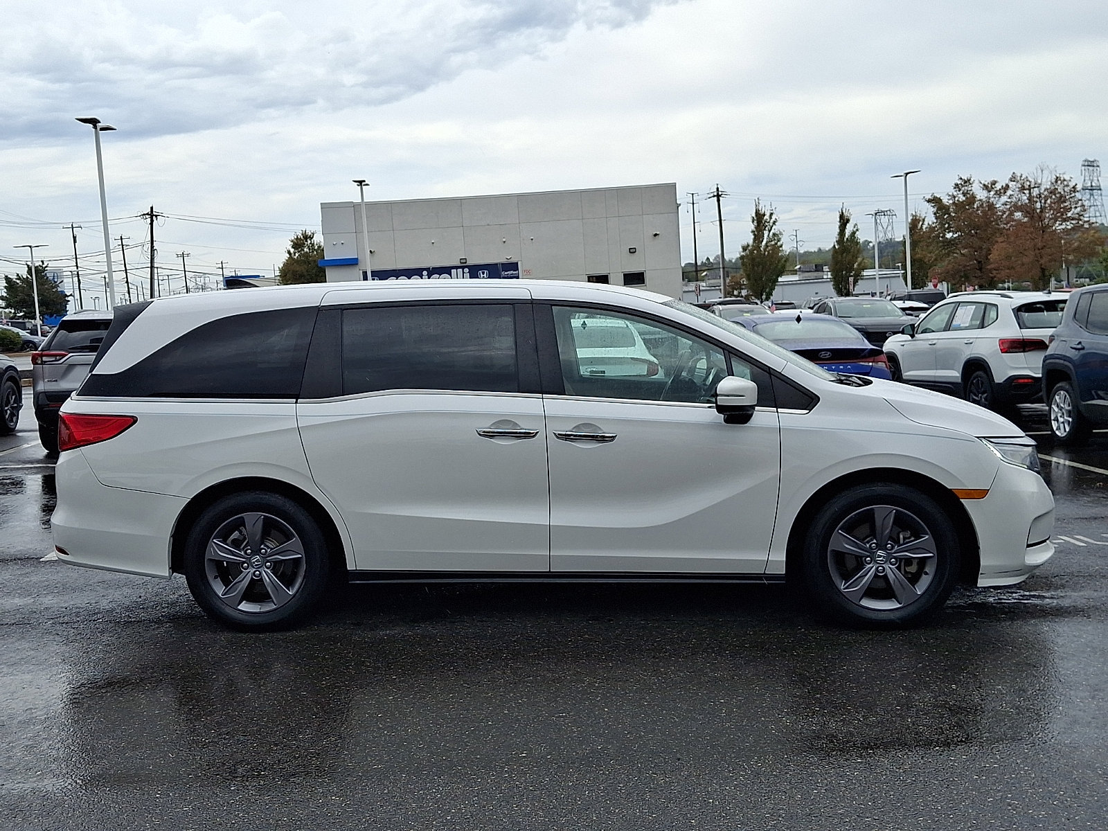 Used 2024 Honda Odyssey EX image 7