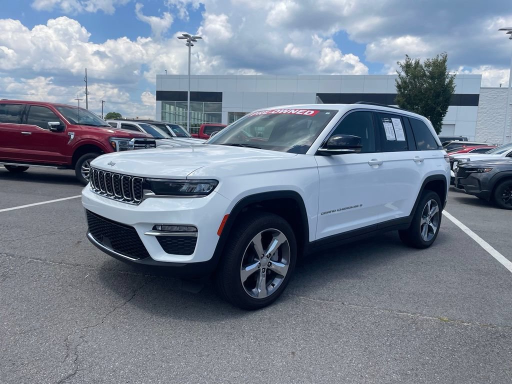 Used 2024 Jeep Grand Cherokee Limited AWD/4WD image 3