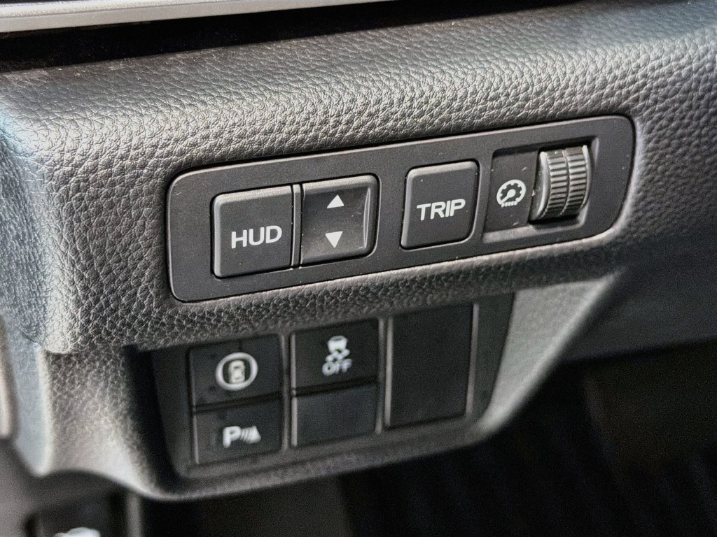 Used 2018 Honda Accord Touring image 12