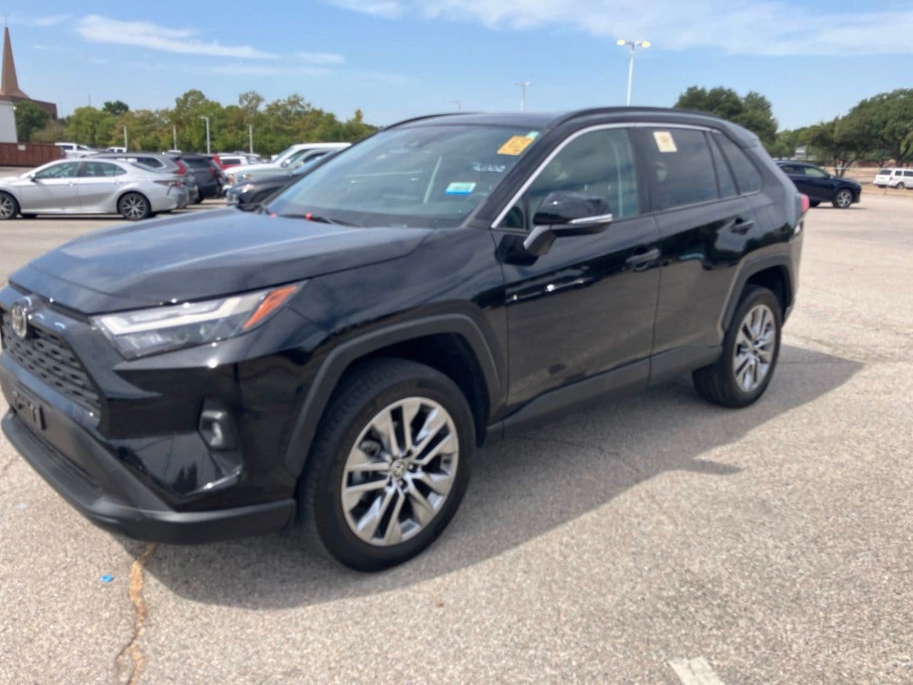Used 2023 Toyota RAV4 XLE Premium FWD image 1