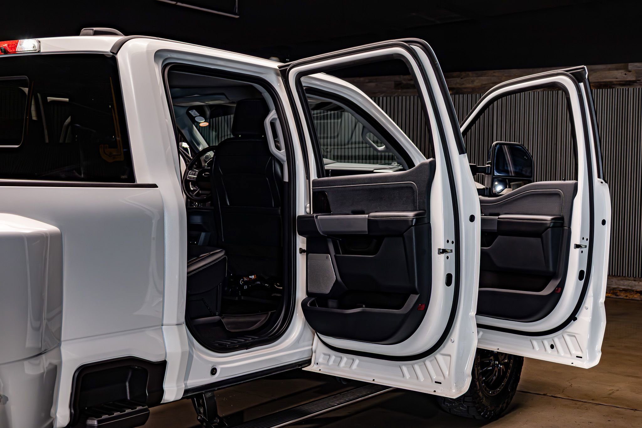 Used 2024 Ford F350 Lariat w/ Lariat Ultimate Package image 31