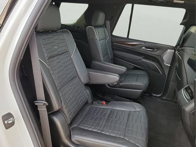 Used 2024 Cadillac Escalade Sport Platinum w/ LPO, ONYX Package AWD/4WD image 16