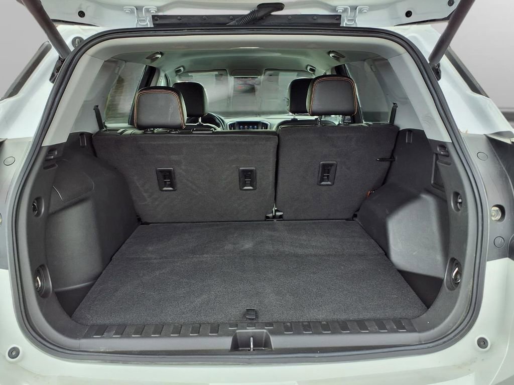 Used 2022 GMC Terrain AT4 image 25