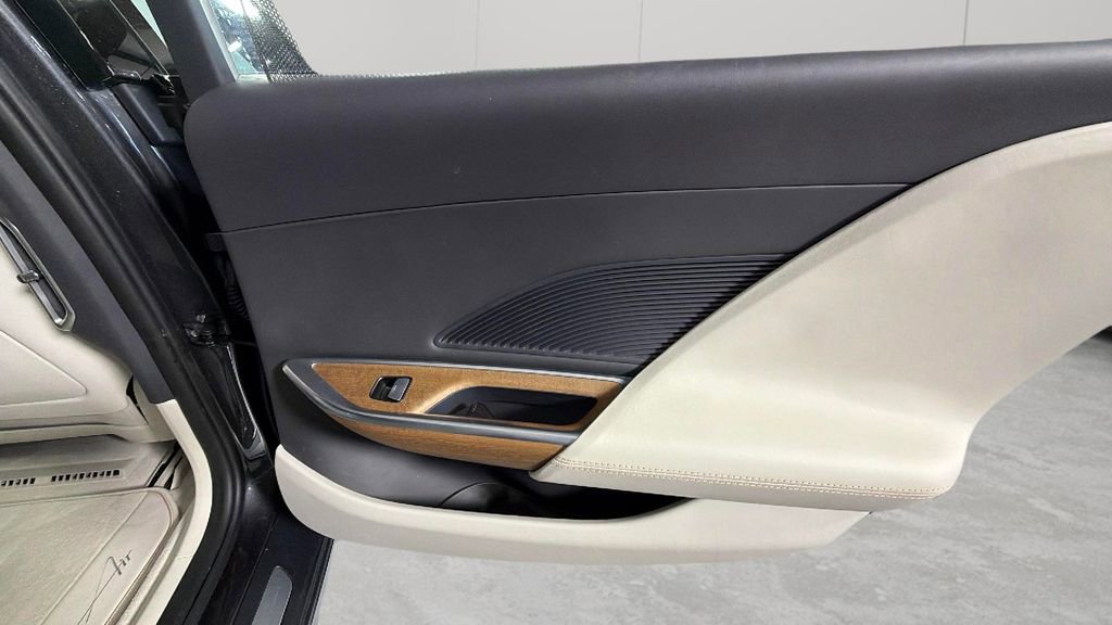 Used 2023 Lucid Air Grand Touring image 40
