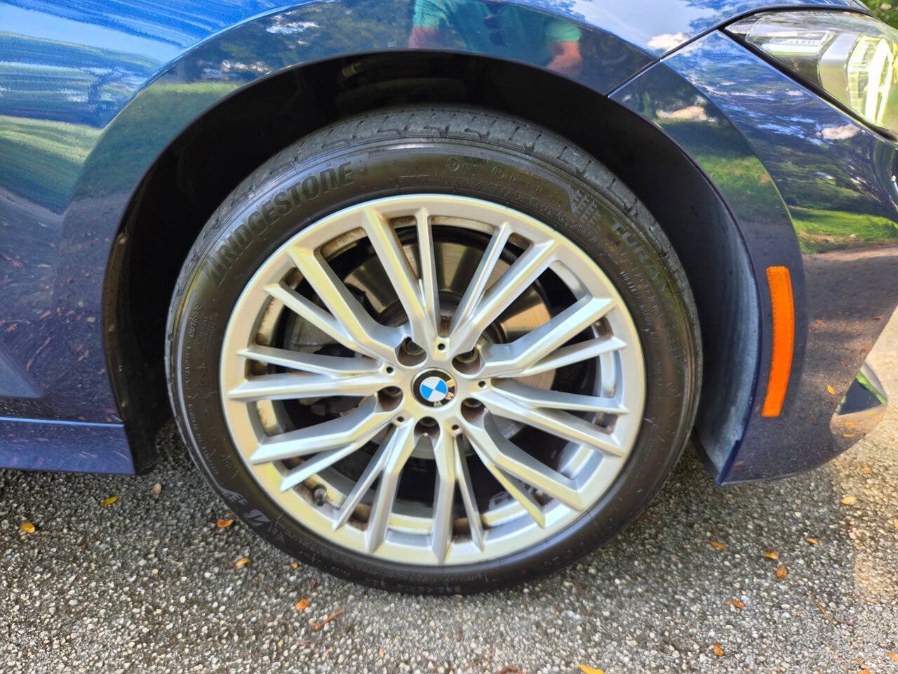 Used 2023 BMW 330i Sedan w/ Premium Package RWD image 17