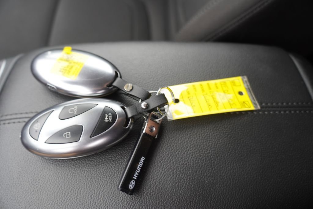 Used 2026 Hyundai Tucson SEL FWD image 2