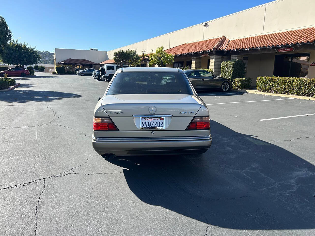 Used 1994 Mercedes-Benz E 320 Sedan image 4