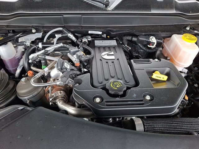 Used 2025 RAM 5500 4x4 Crew Cab image 28