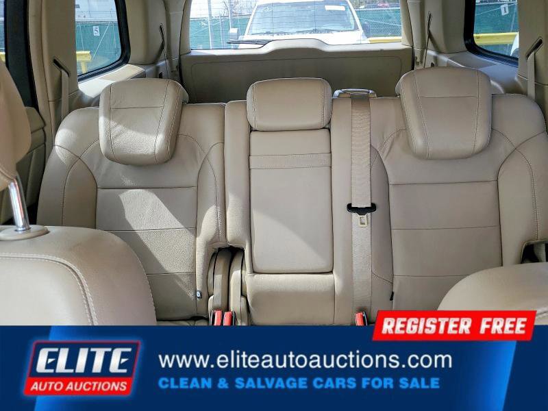 Used 2015 Mercedes-Benz GL 550 4MATIC image 19
