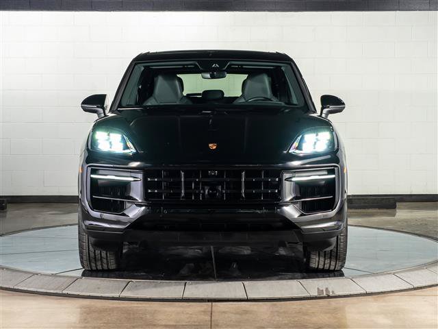 Used 2025 Porsche Cayenne AWD/4WD image 6