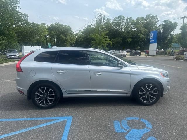 Used 2017 Volvo XC60 T6 Dynamic w/ Preferred Option Package AWD/4WD image 9